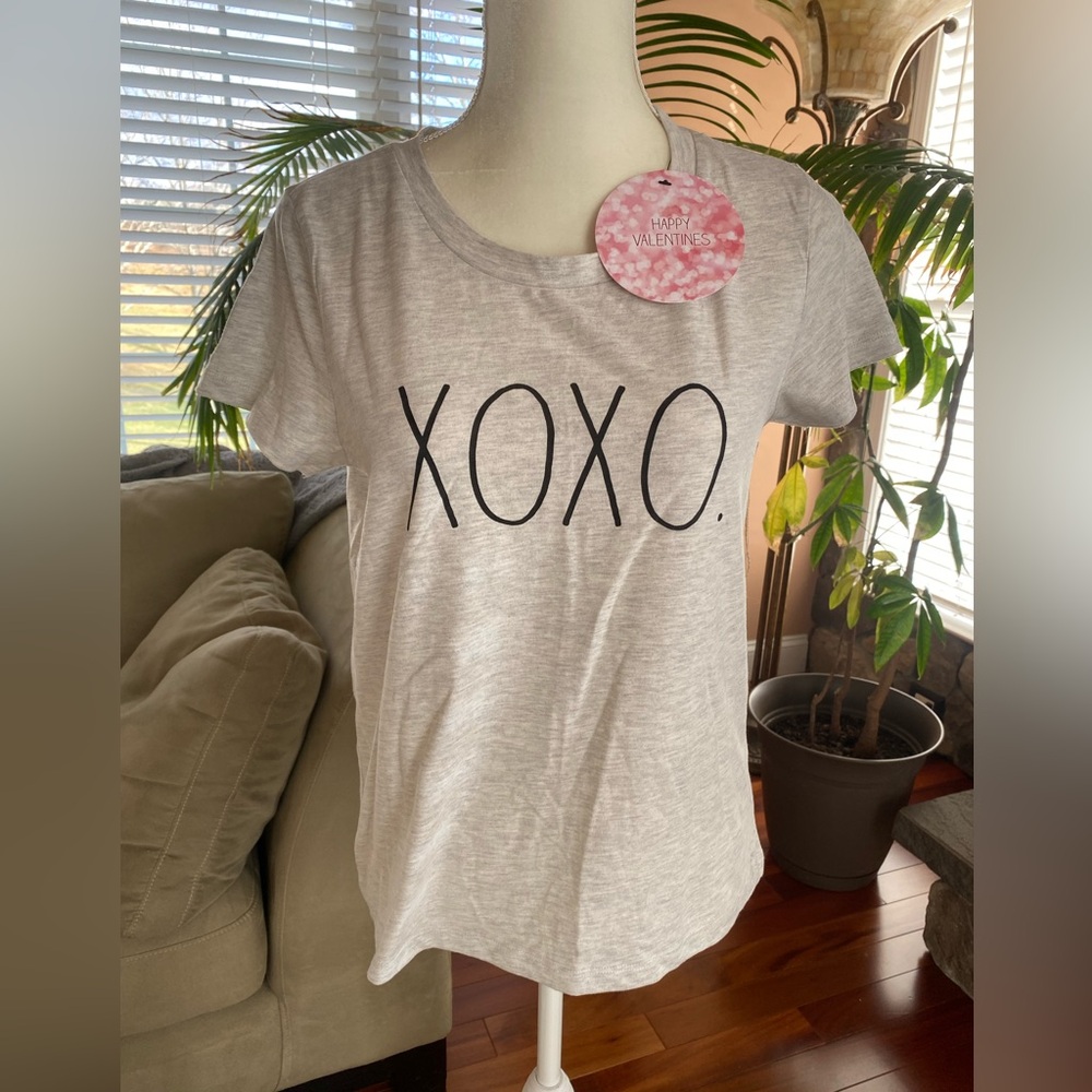 NWT Rae Dunn “XOXO” T-shirt